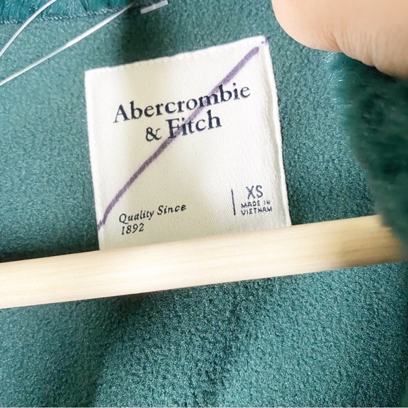 NEW Abercrombie & Fitch Jacket XS Teal Green Faux Fur Half Zipper Pullover XS - Picture 9 of 11